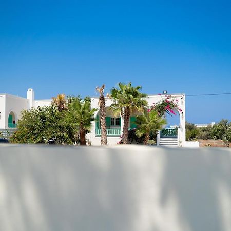 Kamari Beach Houses With Balcony And Garden Экстерьер фото