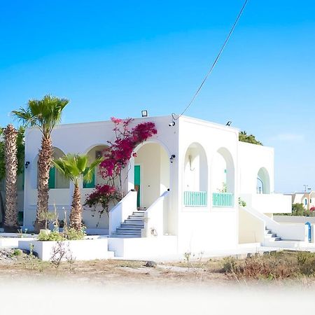 Kamari Beach Houses With Balcony And Garden Экстерьер фото