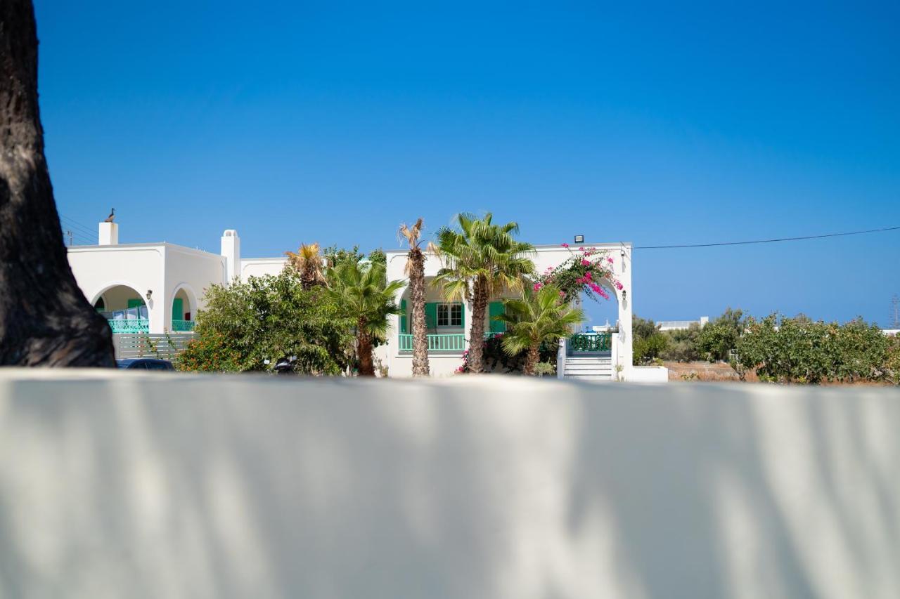 Kamari Beach Houses With Balcony And Garden Экстерьер фото