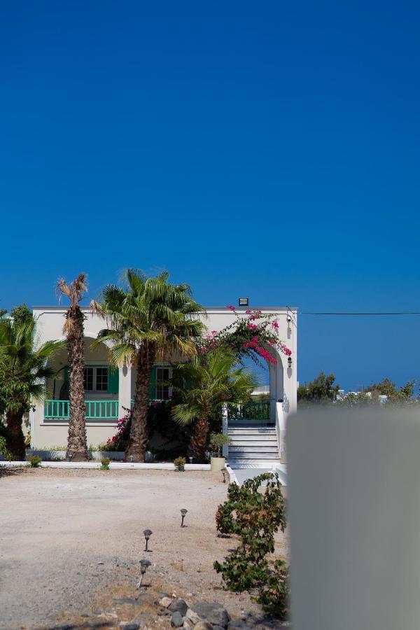 Kamari Beach Houses With Balcony And Garden Экстерьер фото